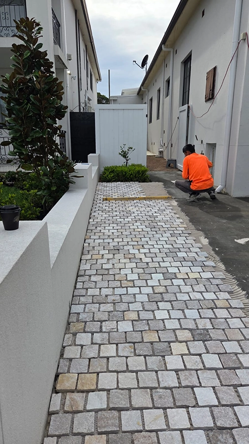 Home outdoors tiling
